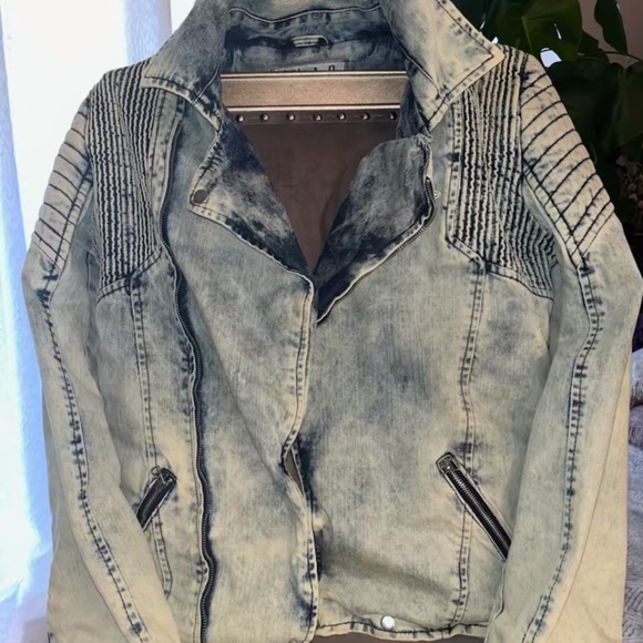 L.A.B - Picture 6 of 10